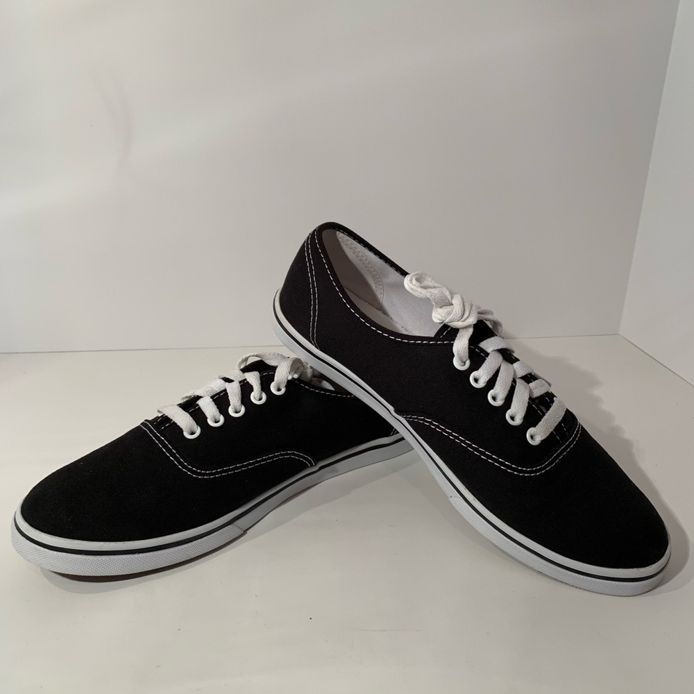 Vans Authentic Classic Black Skate Shoes M 7.5/W9